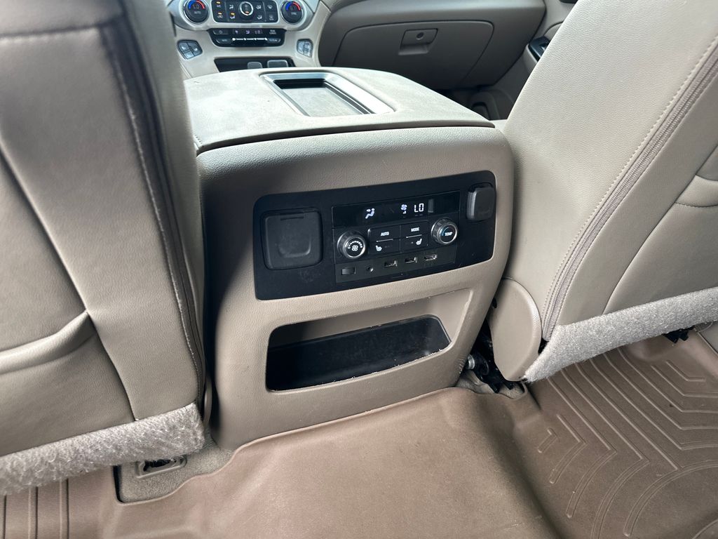Used 2020 White GMC SLT image 31