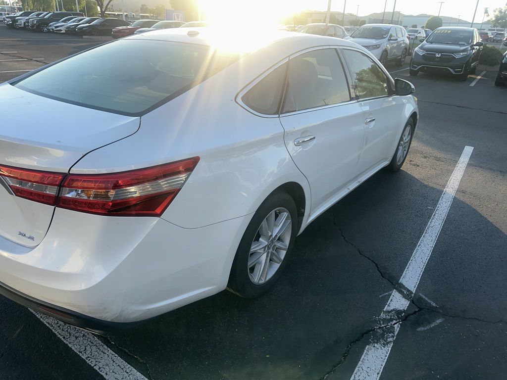 Thumbnail: 2015 Toyota Avalon - 4