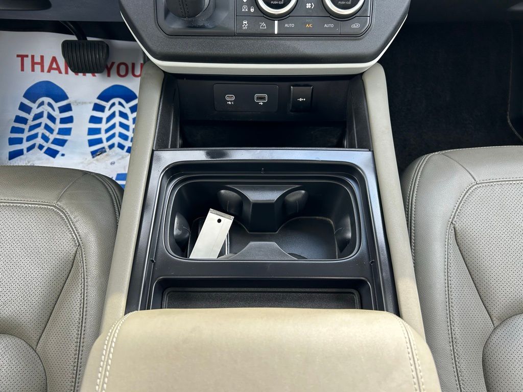 2024 Land Rover Defender 110 16