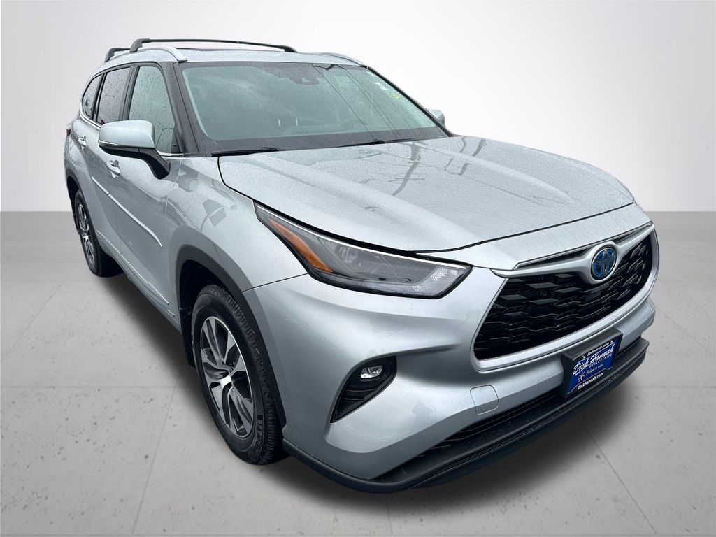 2023 Toyota Highlander Hybrid XLE