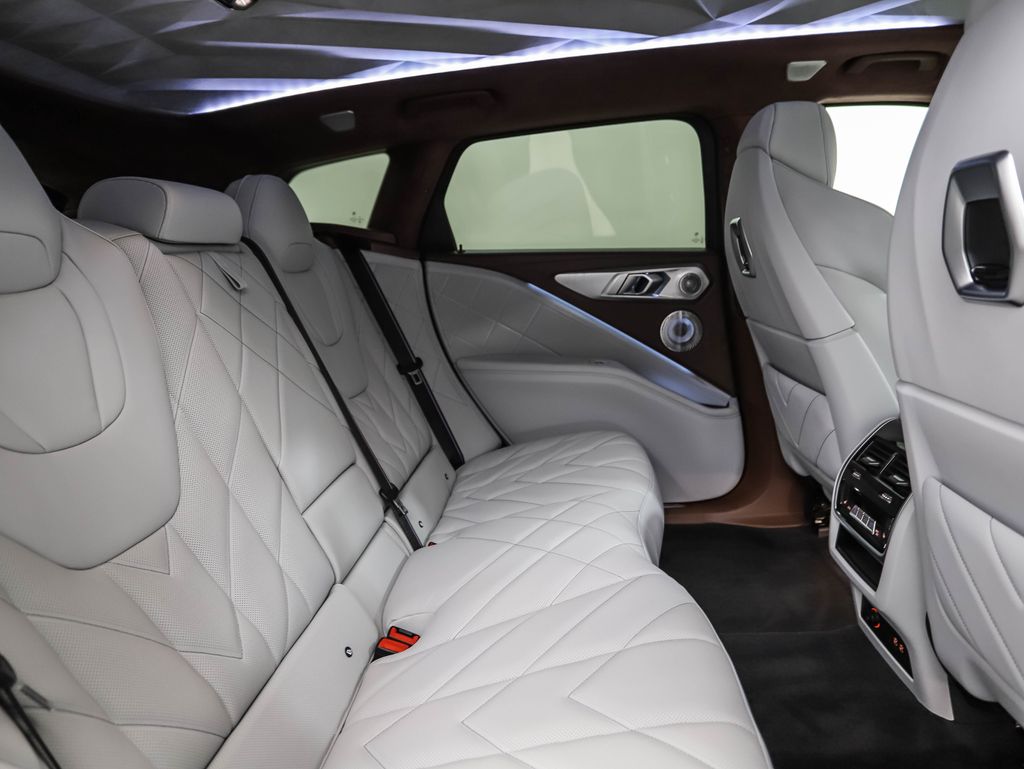 Thumbnail: 2025 BMW XM - 26