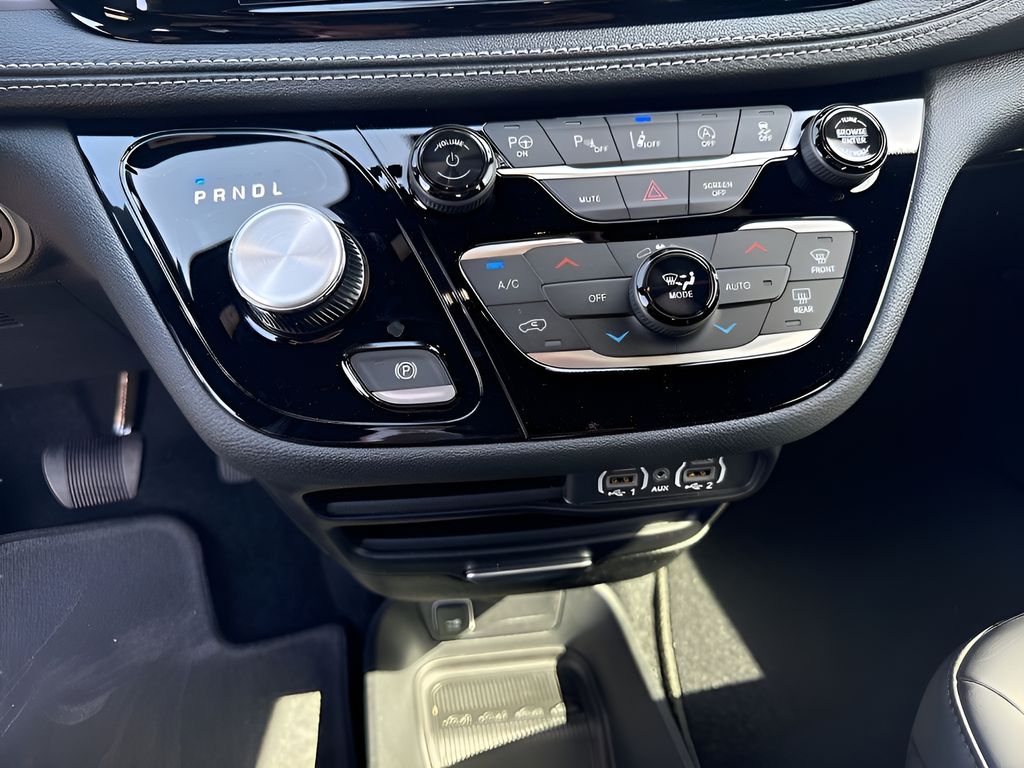 New Car 2025 Chrysler Pacifica  For Sale Under $40,000 In Austin, Texas