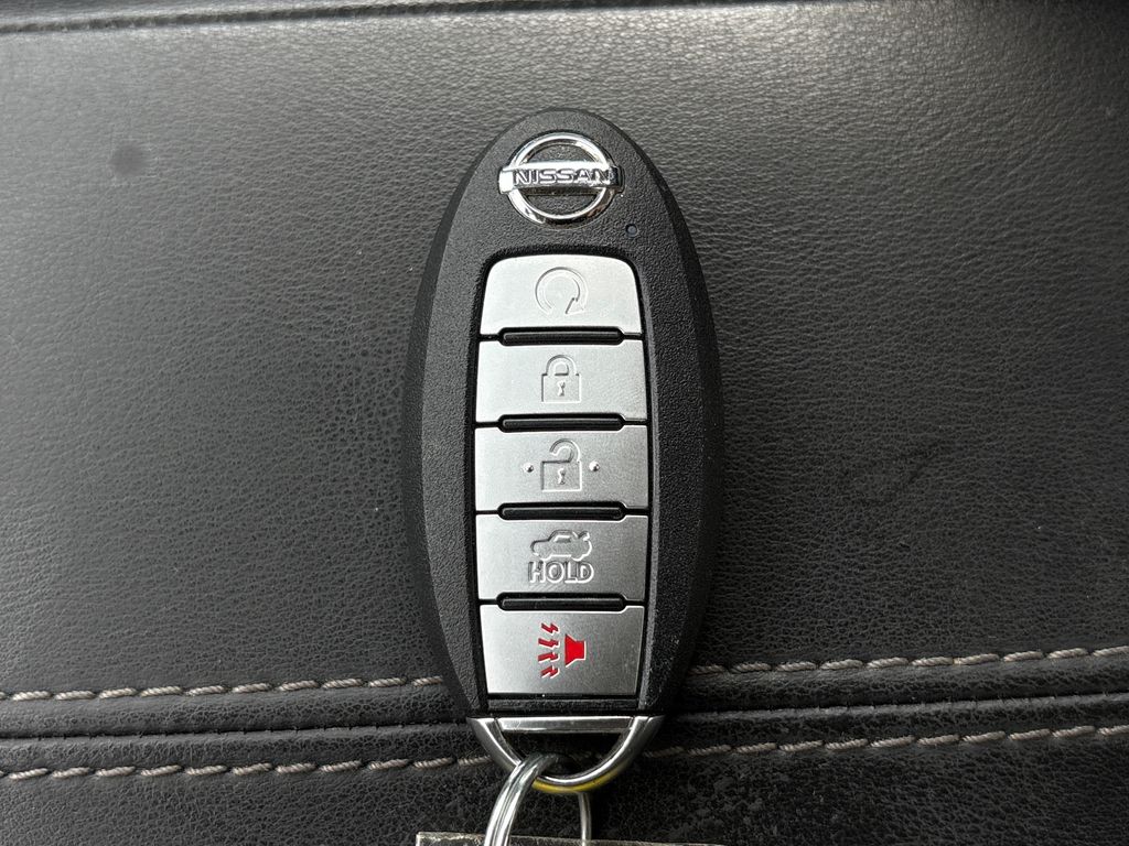 Used 2020 Silver Nissan 2.5 S image 33