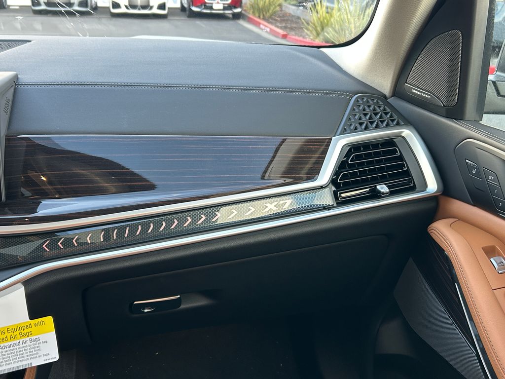 Thumbnail: 2026 BMW X7 - 26