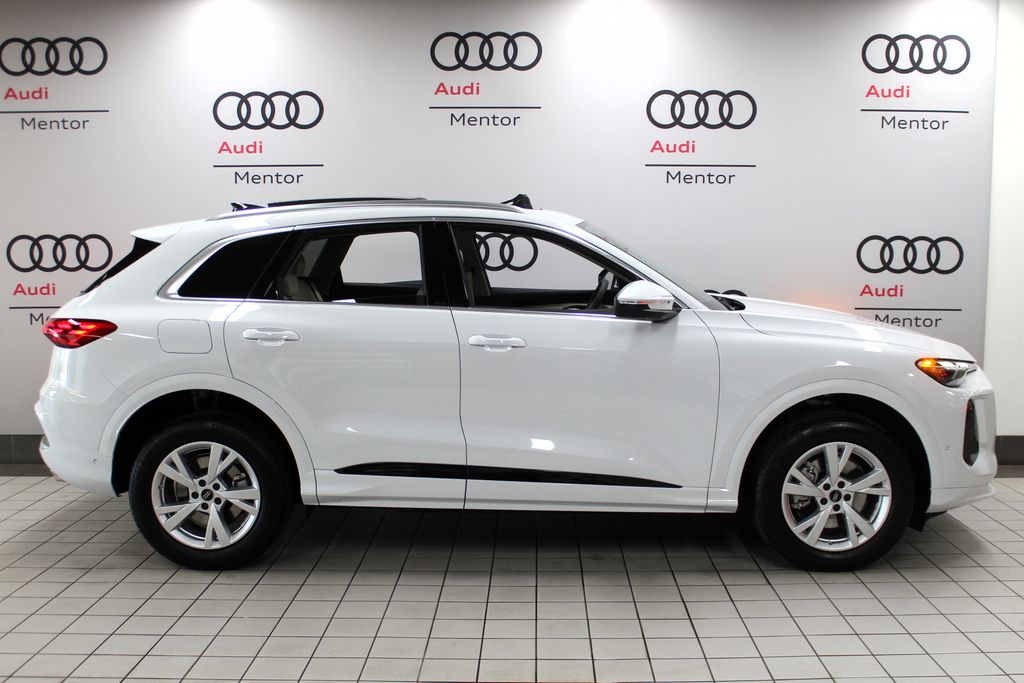 Thumbnail: 2025 Audi Q5 - 7
