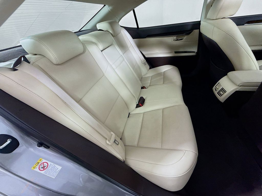 Thumbnail: 2017 Lexus ES - 25
