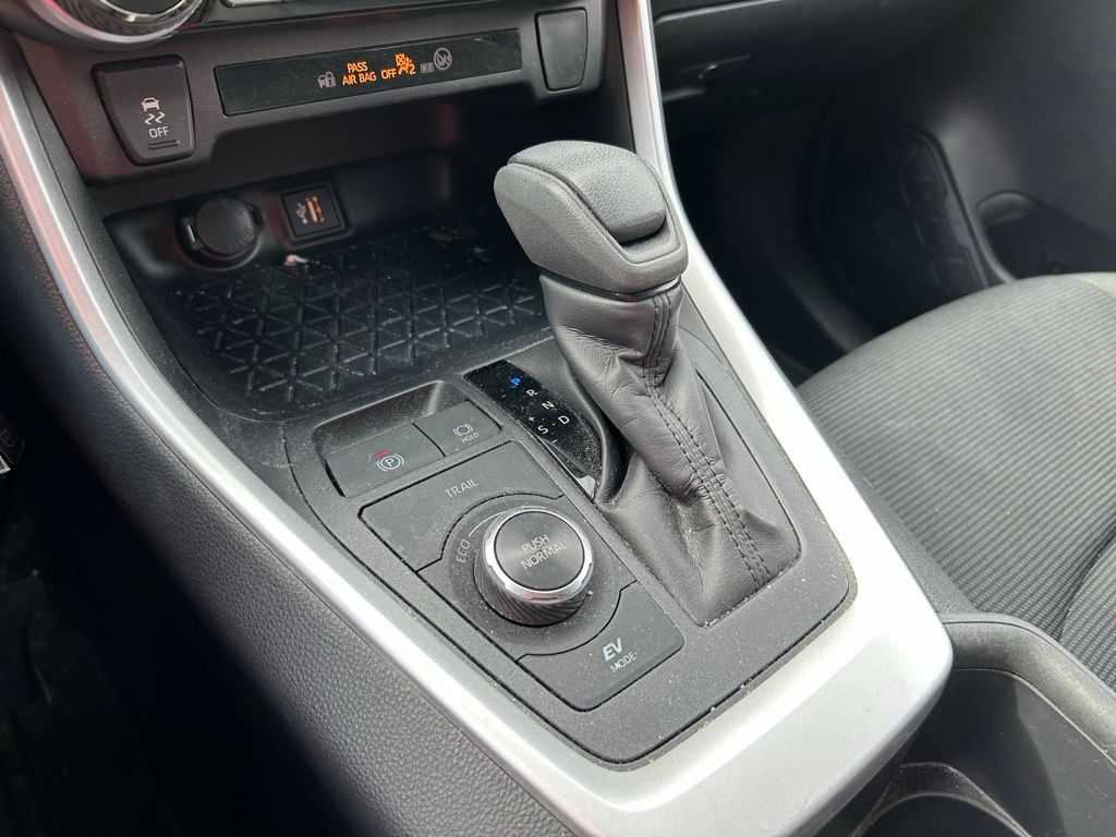 Thumbnail: 2025 Toyota RAV4 - 25