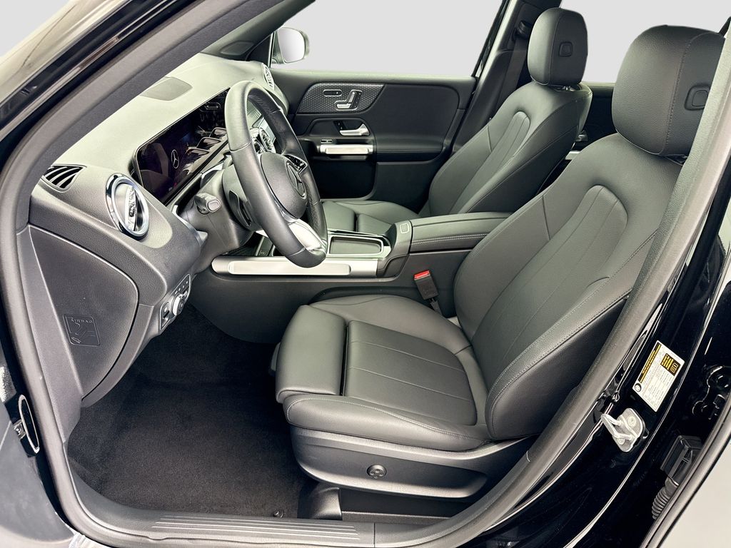 Thumbnail: 2025 Mercedes-Benz GLB - 17