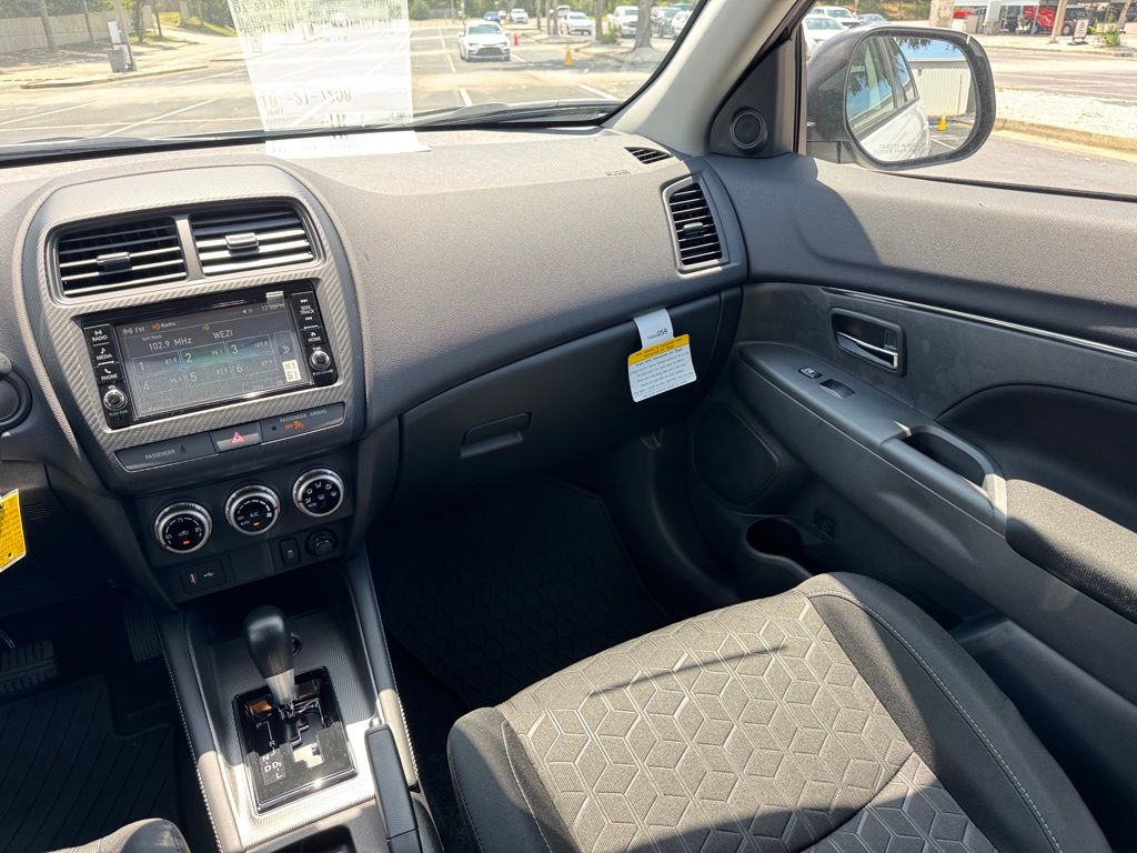 2025 Mitsubishi Outlander Sport ES photo 20