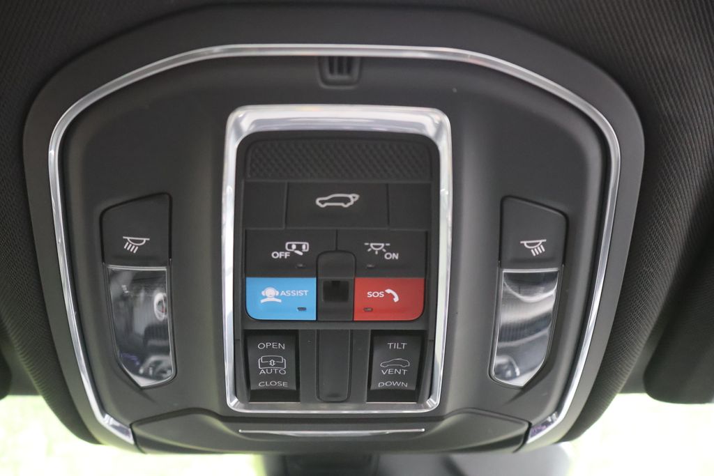 Thumbnail: 2023 Jeep Grand Cherokee - 25
