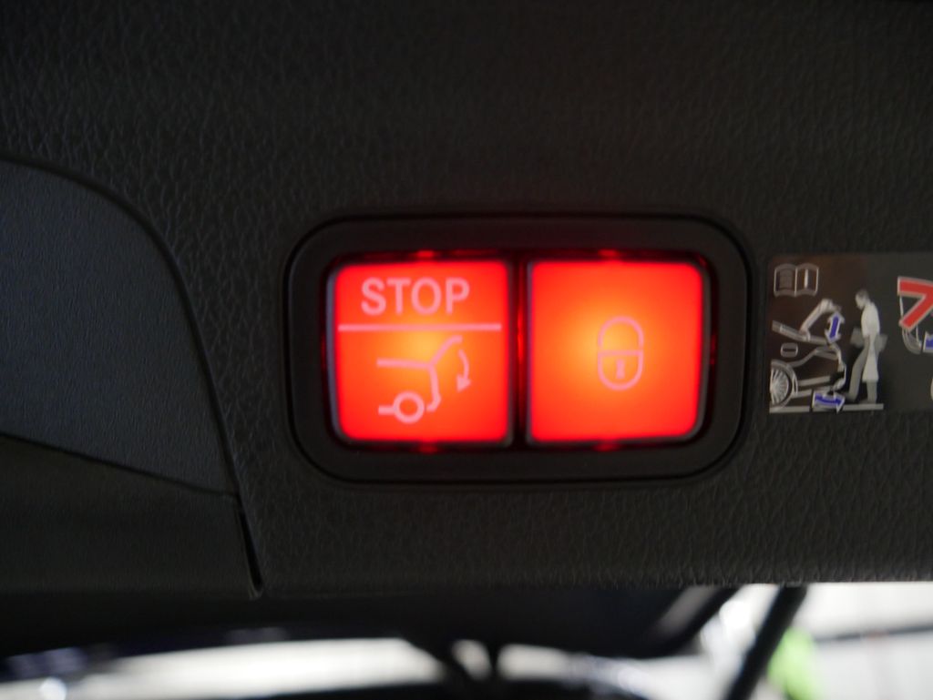 Thumbnail: 2026 Mercedes-Benz GLE - 27