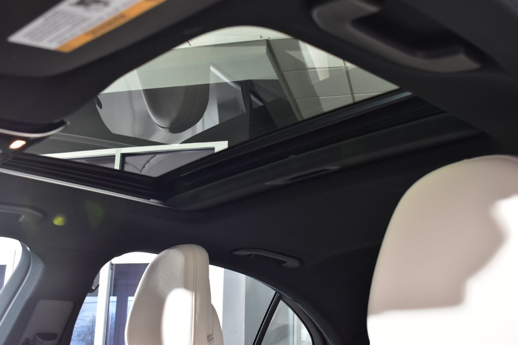 Thumbnail: 2025 Mercedes-Benz C-Class - 15