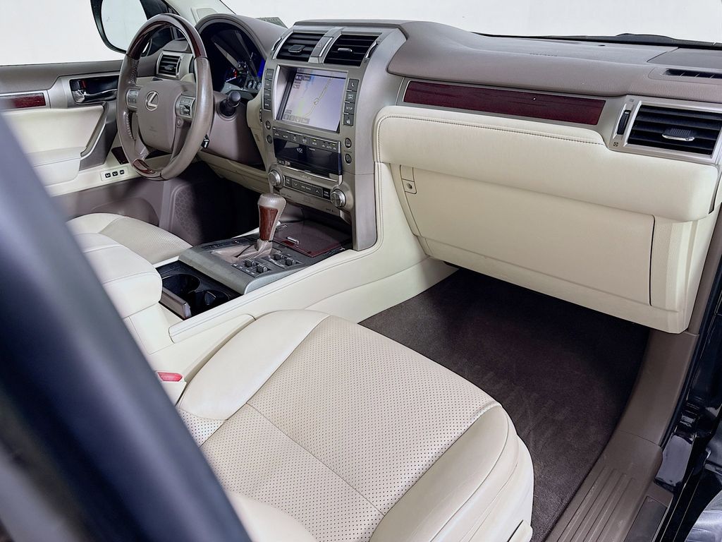 Thumbnail: 2016 Lexus GX - 30