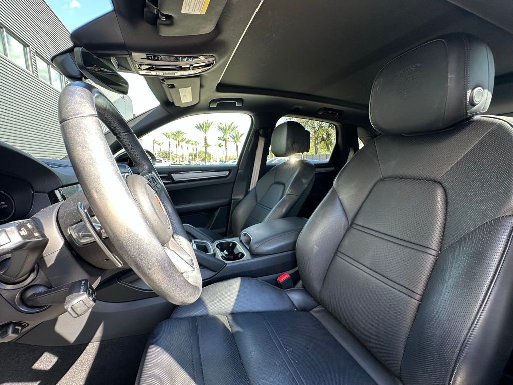 Thumbnail: 2022 Porsche Cayenne - 5