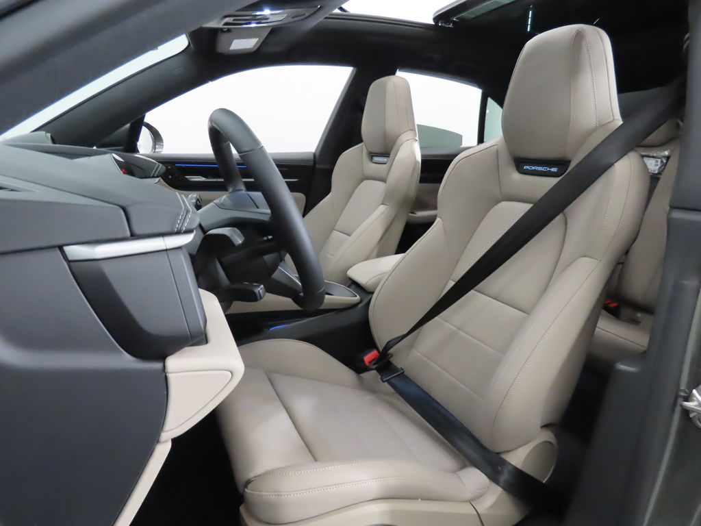 Thumbnail: 2025 Porsche Macan - 5