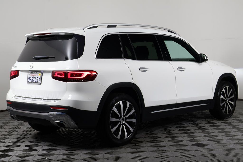 Thumbnail: 2021 Mercedes-Benz GLB - 4