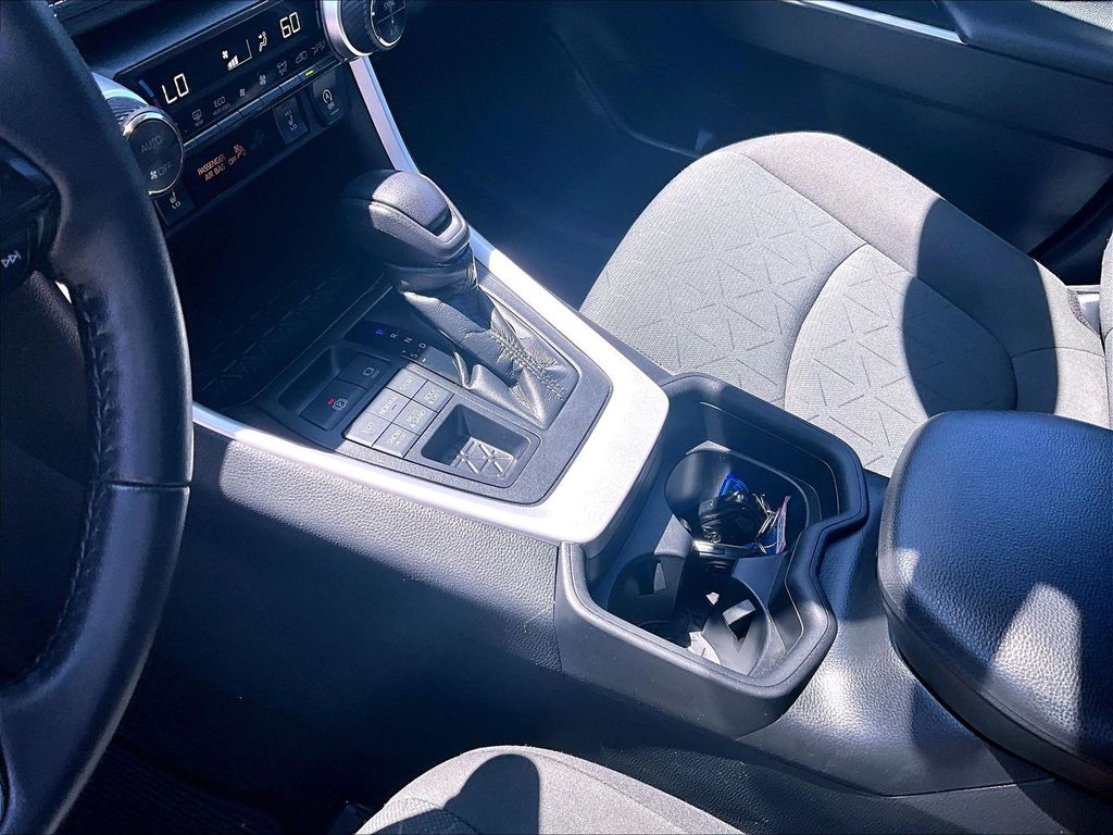 2021 Toyota RAV4 — photo 20