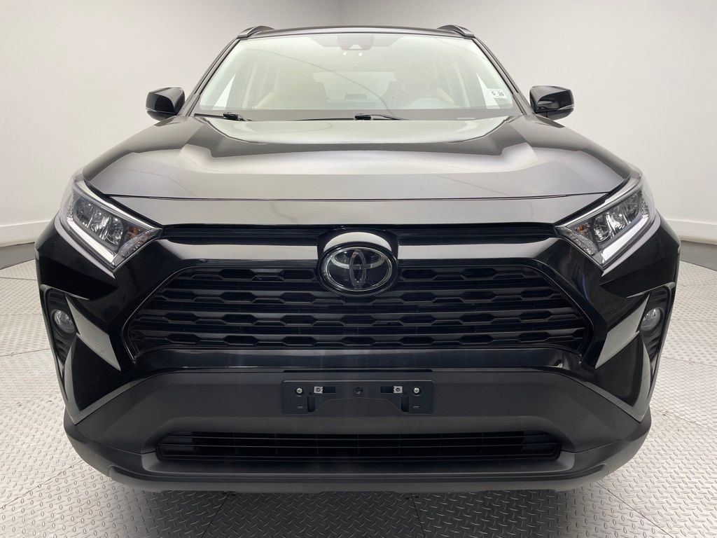 2021 Toyota RAV4 XLE 2