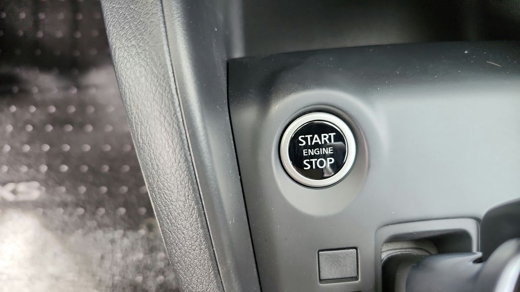 2025 Nissan Kicks Play