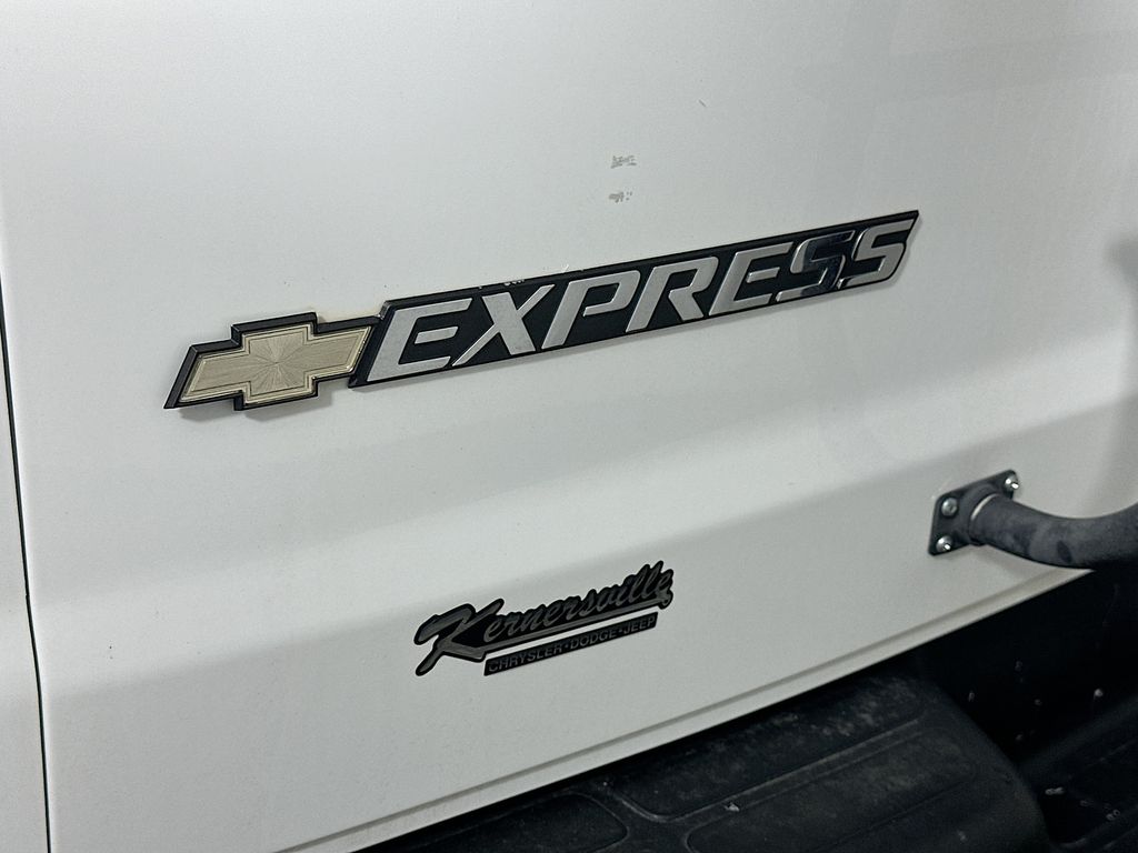 Used 2022 White Chevrolet Work Van image 27