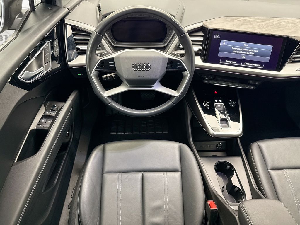 Thumbnail: 2023 Audi Q4 e-tron - 10