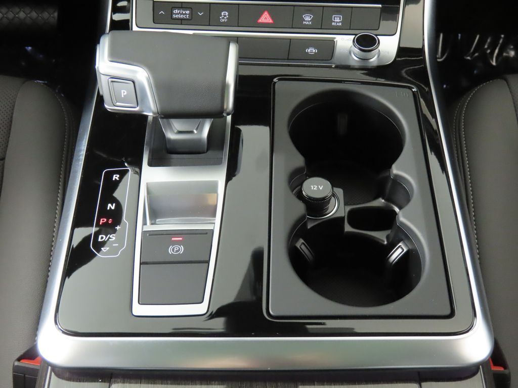 Thumbnail: 2026 Audi Q7 - 21