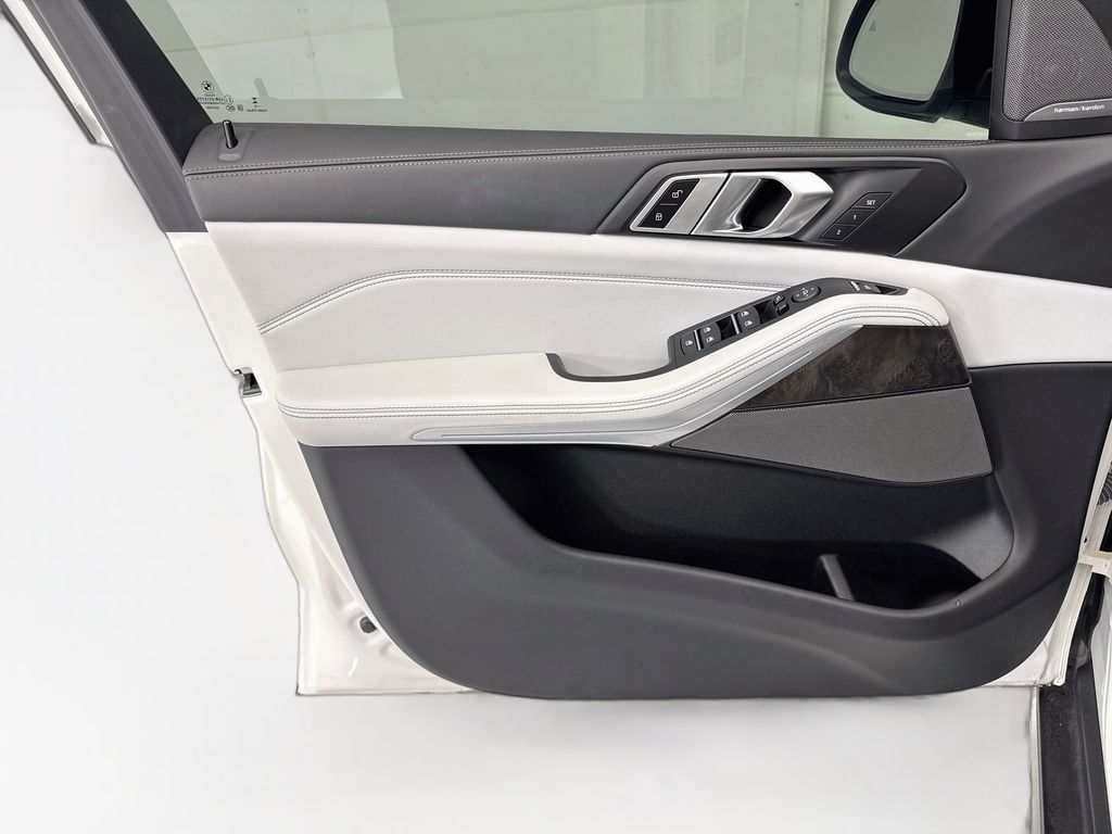 Thumbnail: 2024 BMW X5 - 23