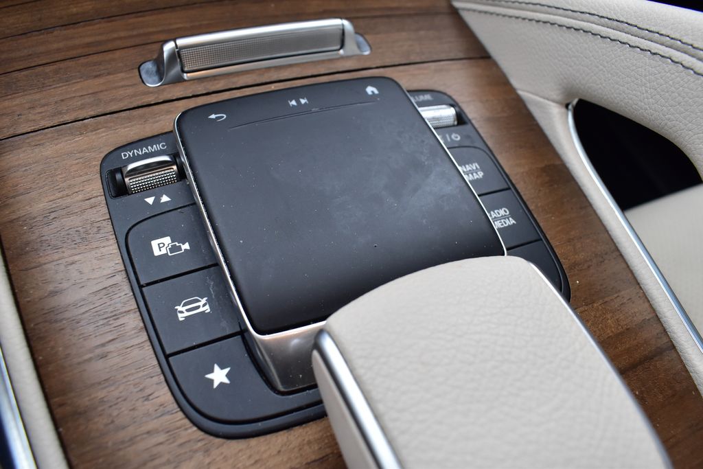 Thumbnail: 2023 Mercedes-Benz GLE - 24