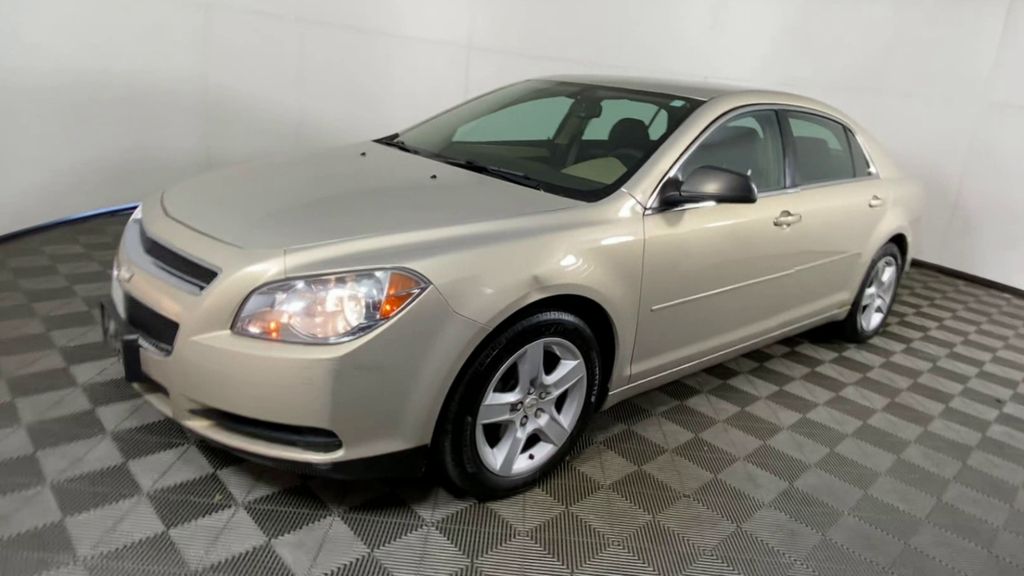 2010 Chevrolet Malibu LS 4