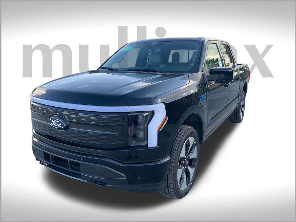 2025 Ford F-150 Lightning Platinum photo 12