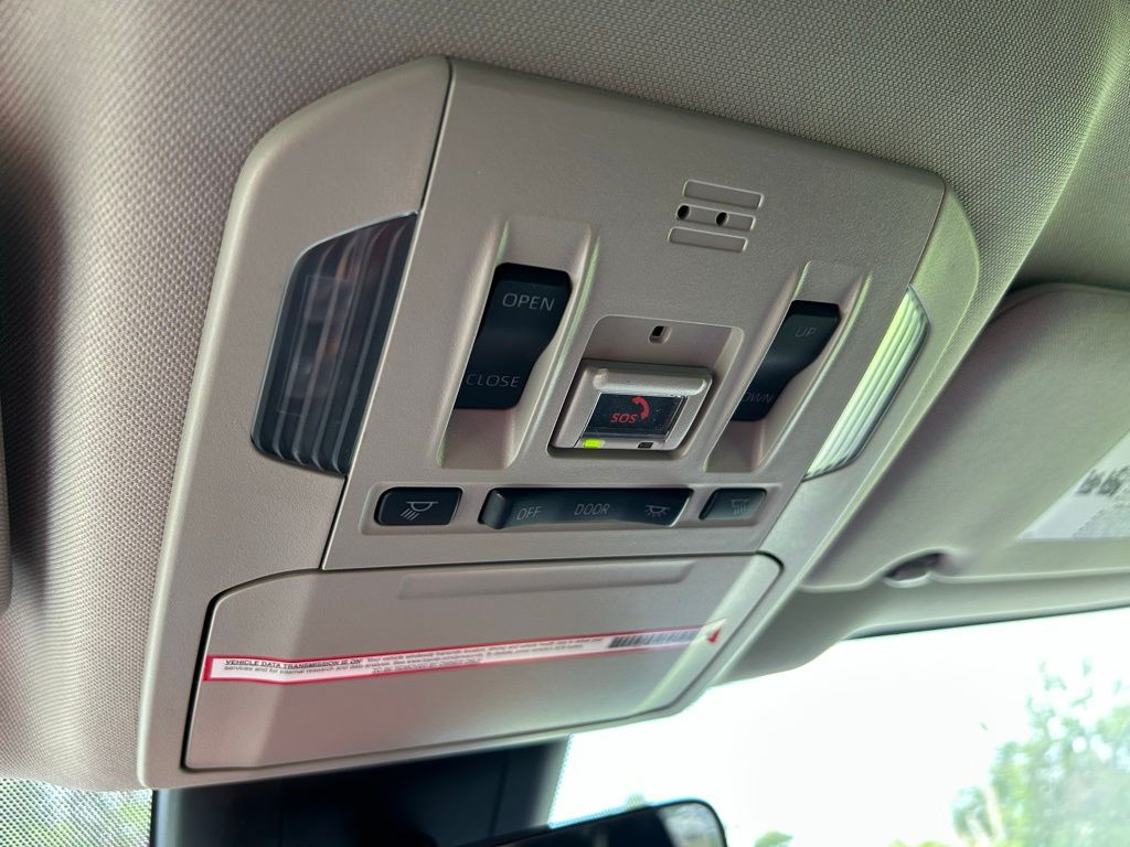 2023 Toyota Highlander XLE 31