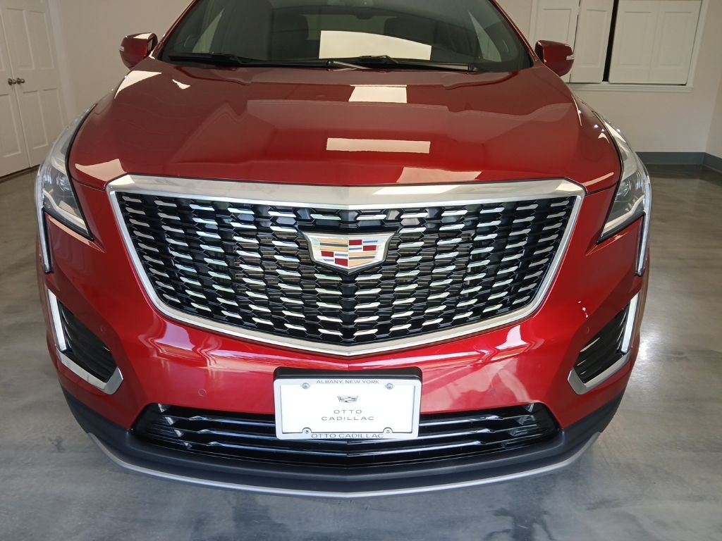 used 2021 Cadillac XT5 car, priced at $31,500