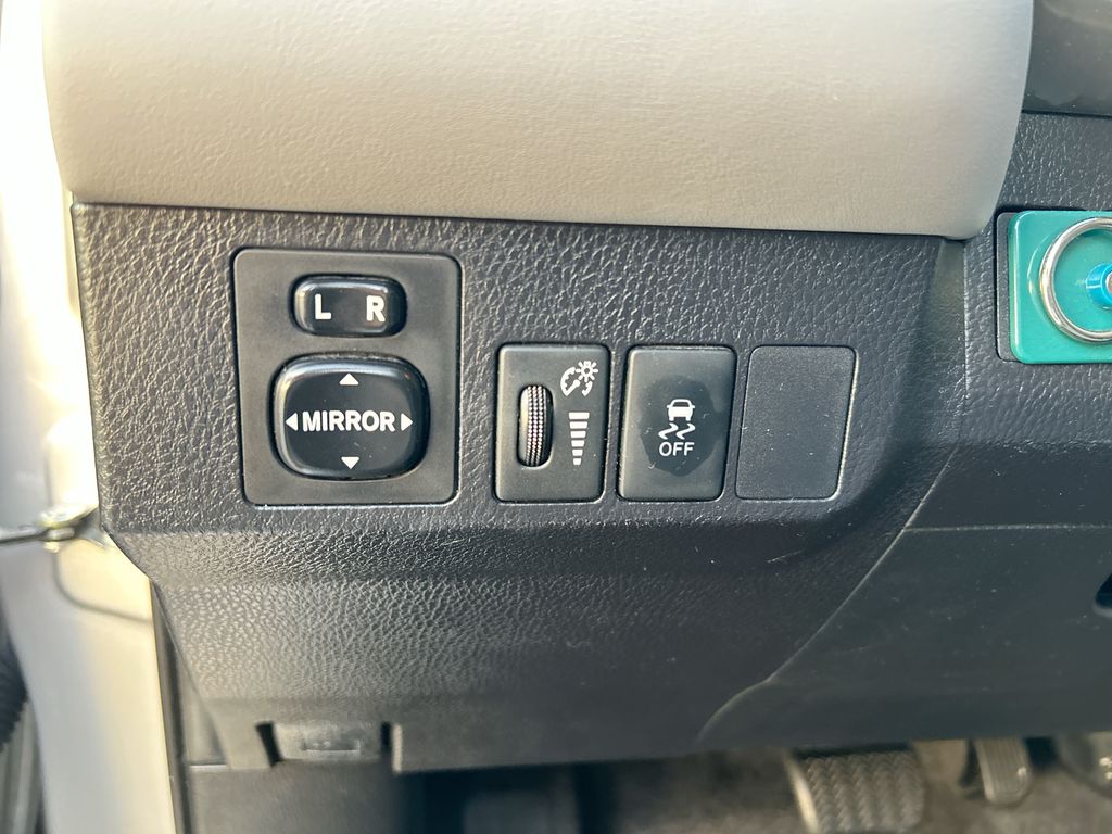 Thumbnail: 2015 Toyota RAV4 - 13