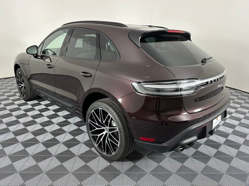 Thumbnail: 2026 Porsche Macan - 3