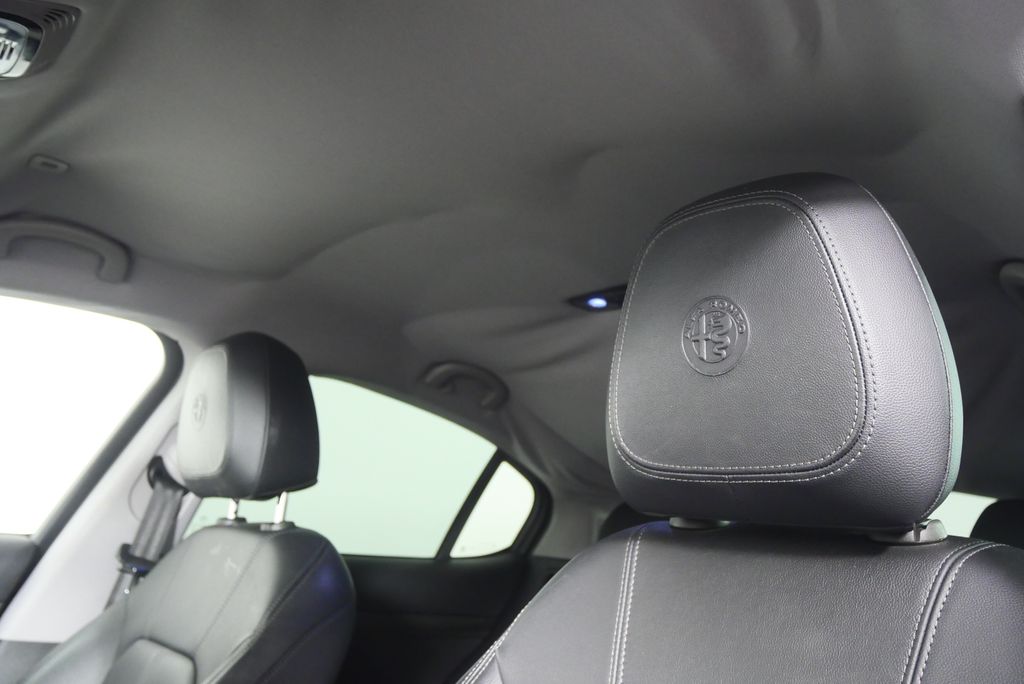 Thumbnail: 2018 Alfa Romeo Stelvio - 12