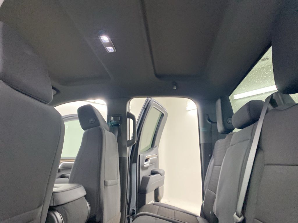 2025 GMC Sierra 1500 SLE photo