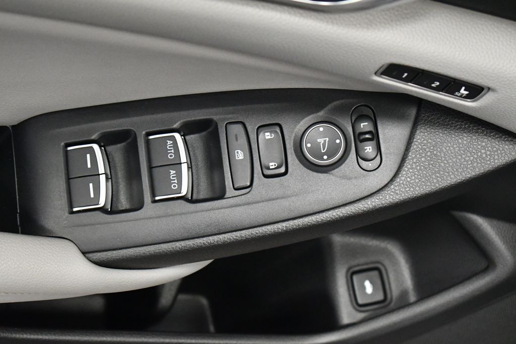 Thumbnail: 2018 Honda Accord - 16