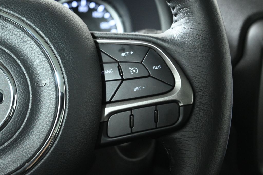 Thumbnail: 2022 Jeep Renegade - 17