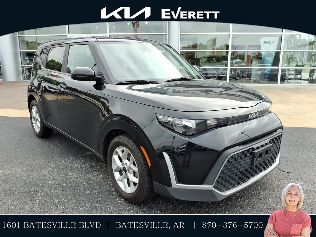 Fusion Black 2023 Kia Soul LX FWD SUV / Crossover Front-Wheel Drive Continuously Variable Transmission