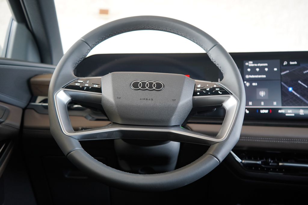 2025 Audi e-tron Premium 13