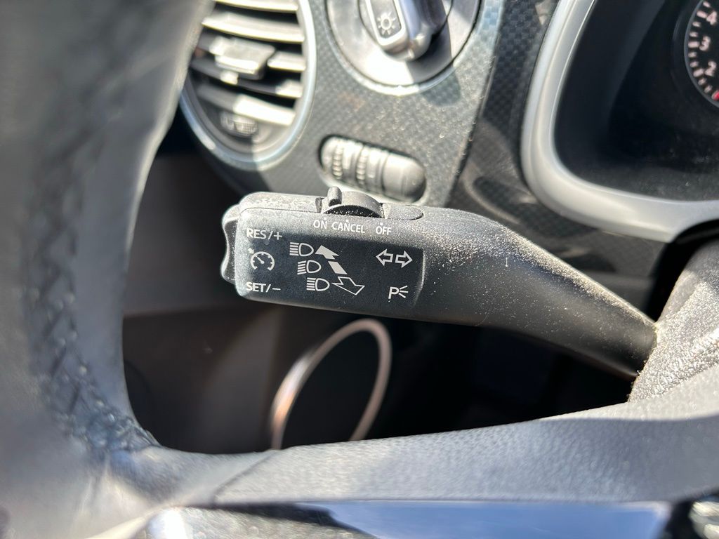 Thumbnail: 2012 Volkswagen Beetle - 19