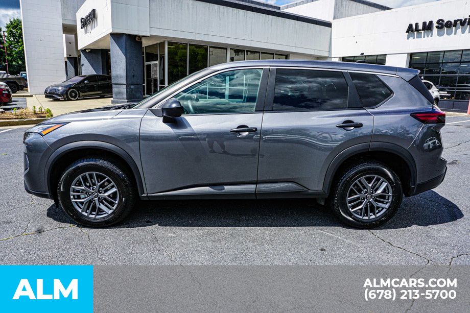 Used 2024 Gray Nissan S image 7