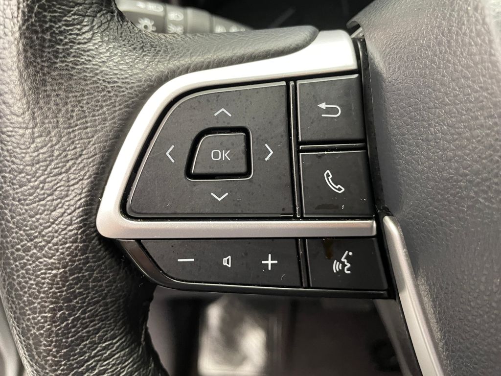 Thumbnail: 2023 Toyota Sienna - 28