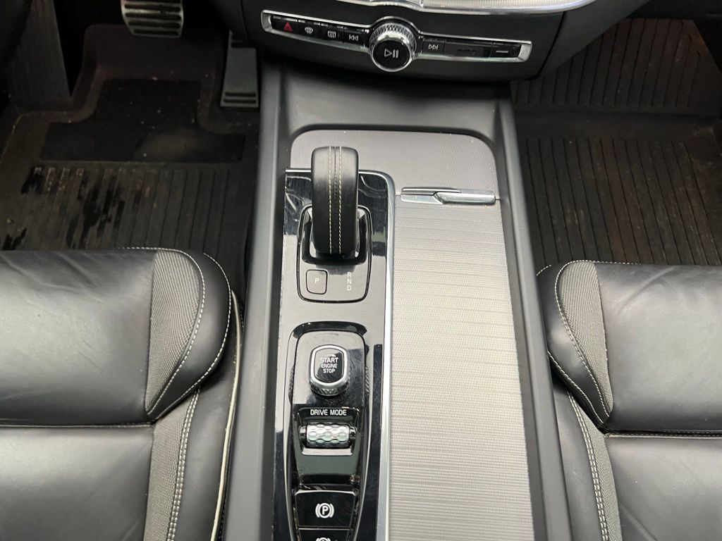 Thumbnail: 2021 Volvo XC60 - 11