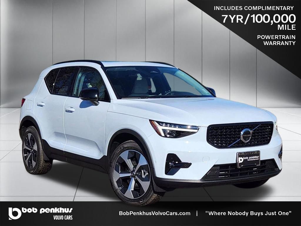 2026 Volvo XC40 B5 Plus