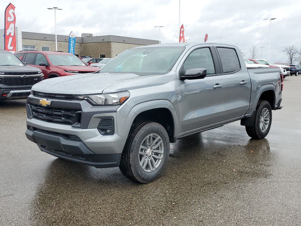 2024 Chevrolet Colorado LT 2