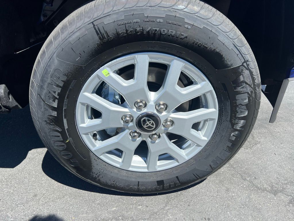 2025 Toyota Tacoma SR5 Double Cab photo 13