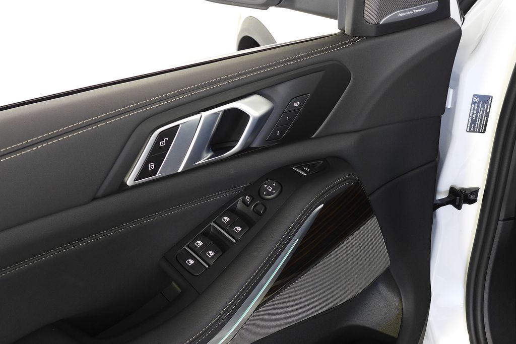 Thumbnail: 2026 BMW X5 - 12