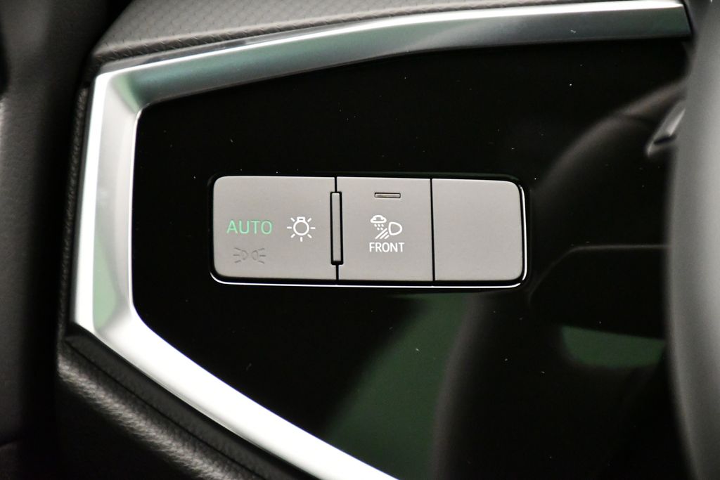 Thumbnail: 2025 Audi Q3 - 21