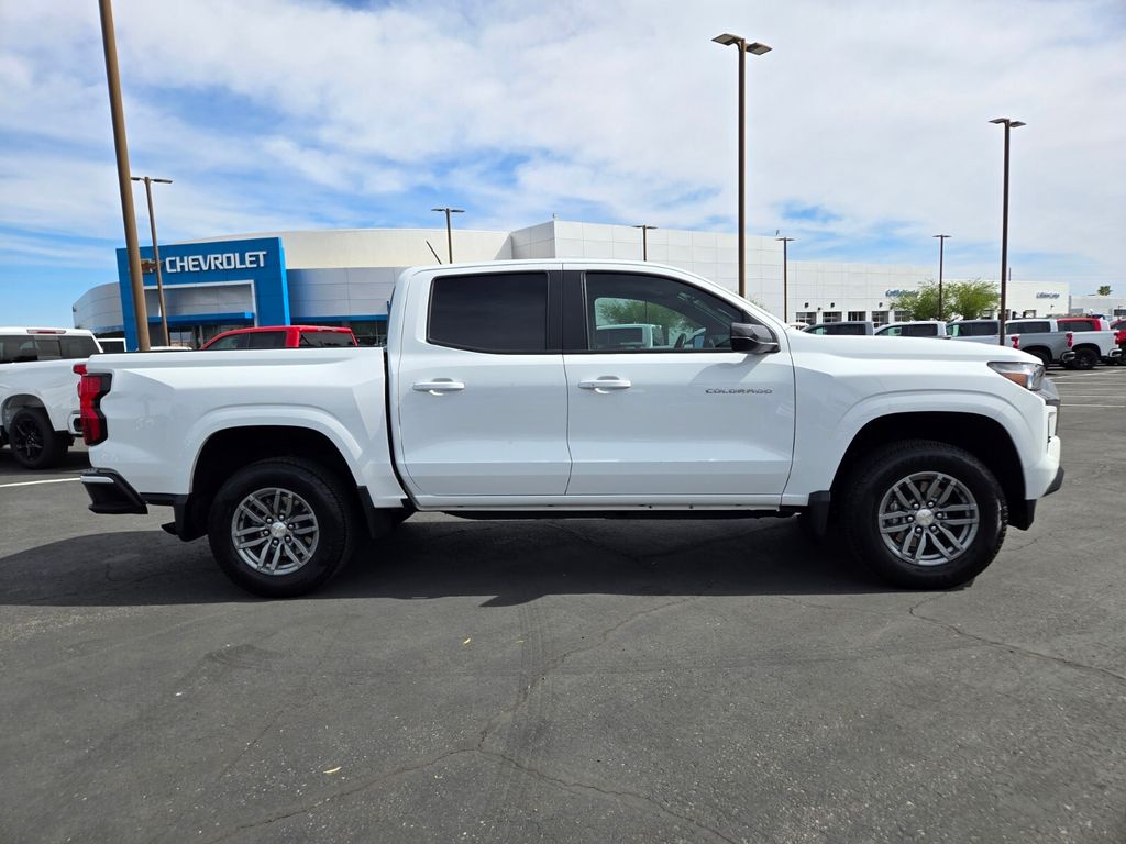 View vehicle photo 7